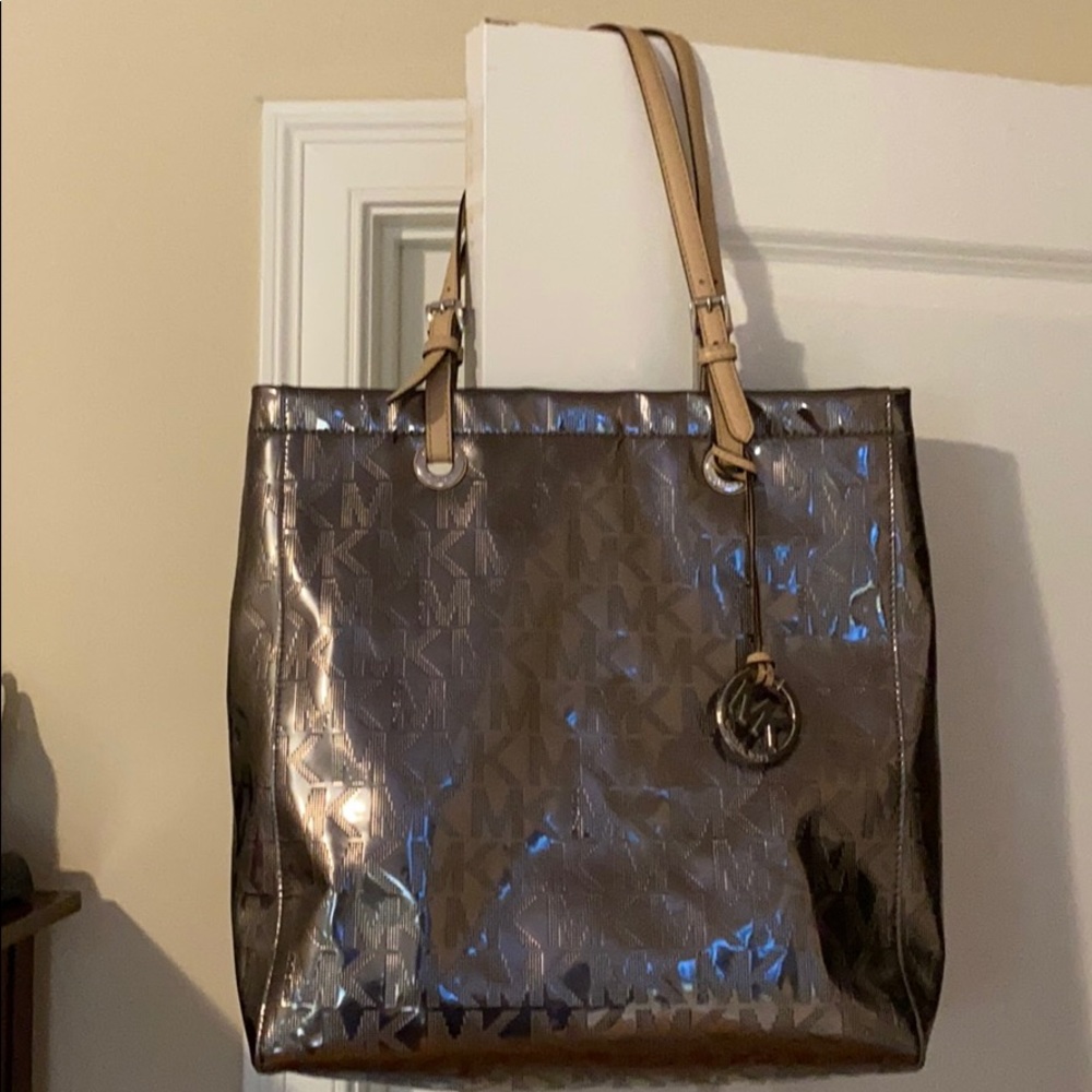 Authentic Michael Kors Tote bag & wallet